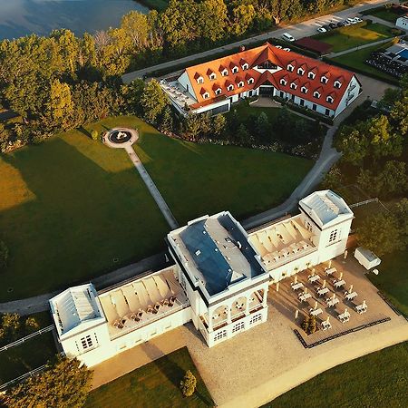 Hotel Hranicni Zamecek Hlohovec Exterior photo